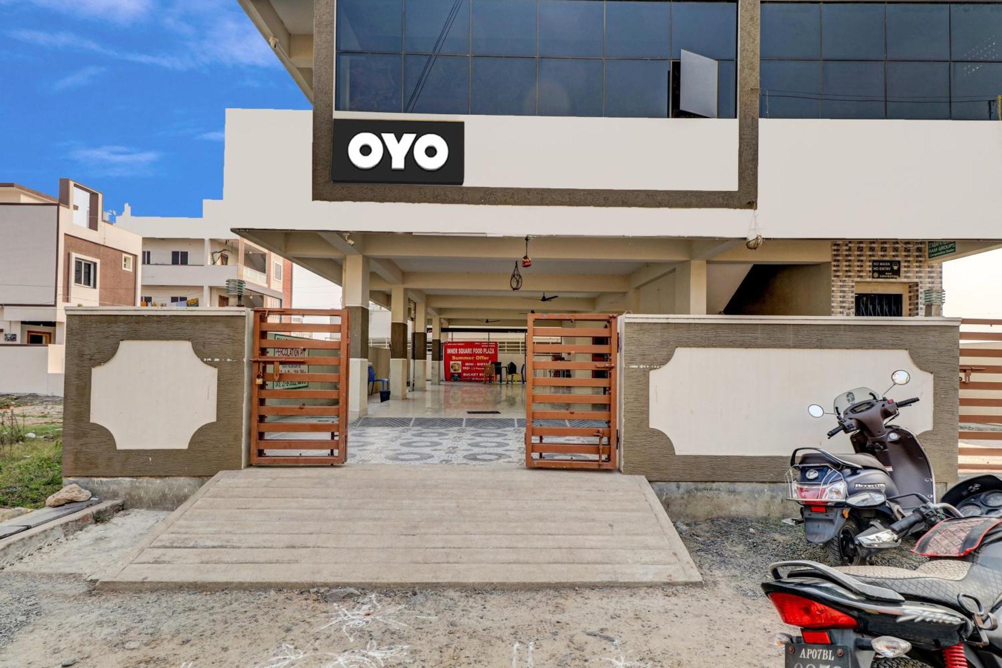 Oyo Vnr Convention Hotel Guntūr Exterior foto